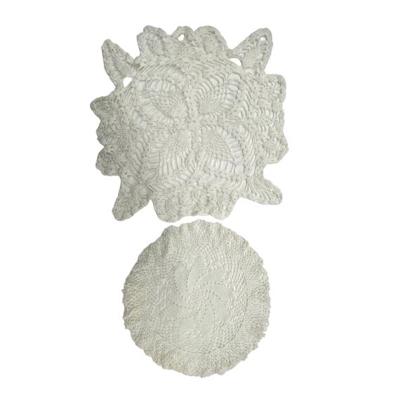 Doilies Handmade Unique Crocheted Vintage Doily 1950’s lot. 2 Pieces - Picture 2 of 7